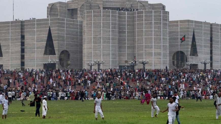 Breaking: Massive Prison Break In Bangladesh; Over 500 Inmates Escape, Some Armed