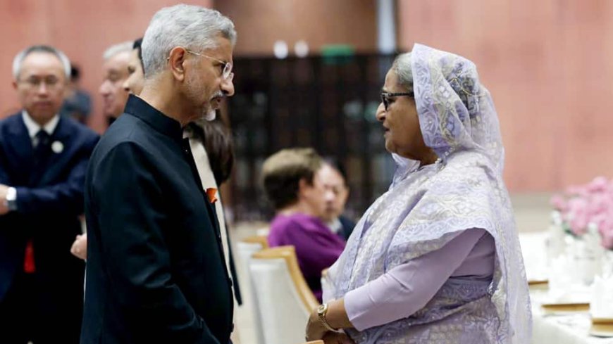 Sheikh Hasina`s UK Plans Hit Snag, Ex-PM To Stay In India For Now Amid Bangladesh Crisis