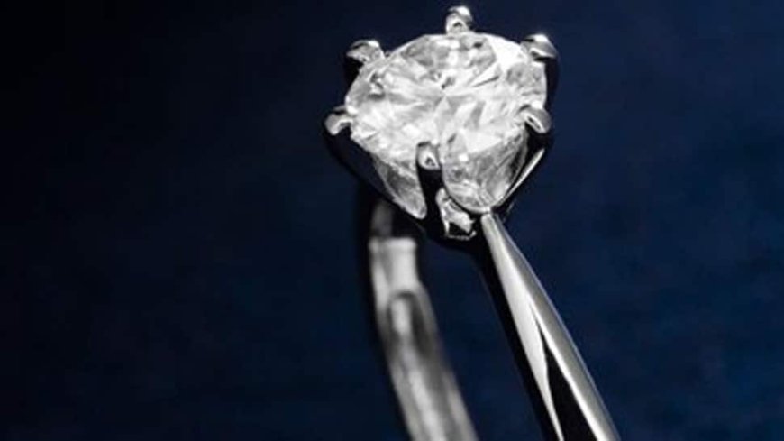 THIS Indian Diamond Manufacturer Declares '10-Day Holiday' For Its 50,000 Workers