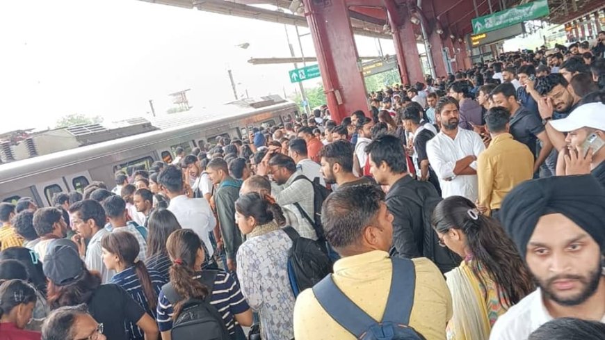 Delhi Metro's Blue Line Services Hit Due To Technical Glitch; Long Wait For Passengers