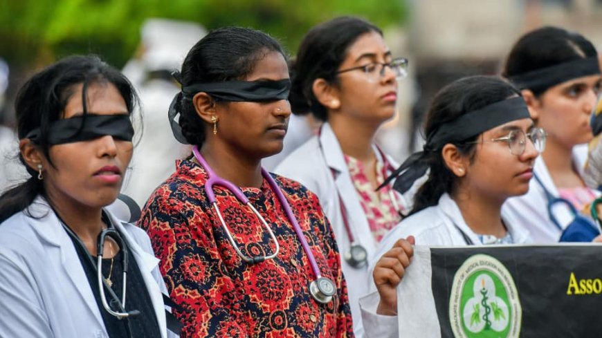 Kolkata Doctor Rape-Murder: RG Kar Hospital Nurses Protest After Goons Vandalise Premises