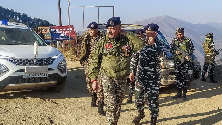 Anti-Terror Operation Expert At Work: J&K DGP Designate Nalin Prabhat In Action, Meets Northern Army Commander