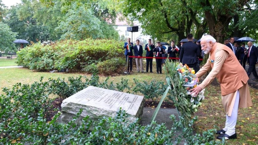 PM Narendra Modi Pays Homage At Kolhapur Memorial In Warsaw