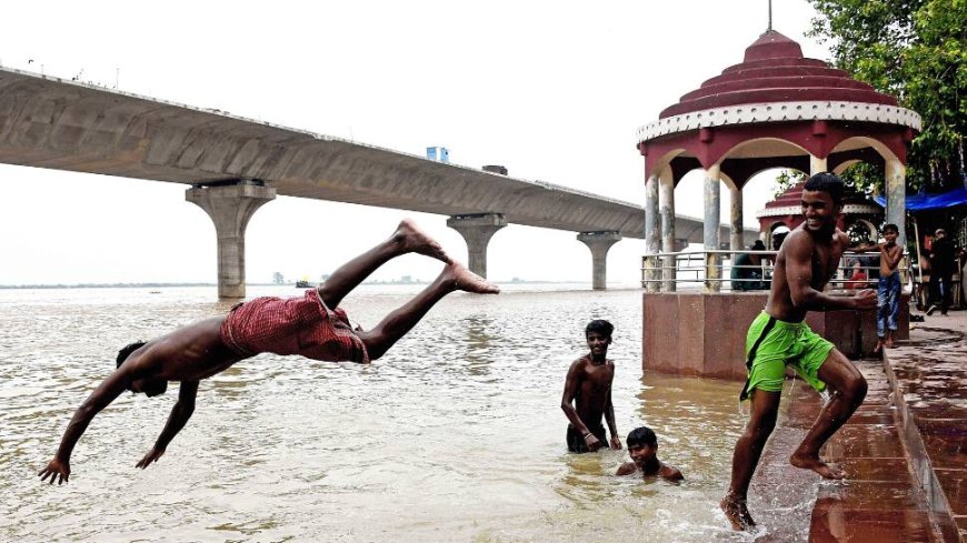 Schools Closed: 76 Govt Institutions In Patna`s Rural Areas Shut As Ganga Water Level Rises