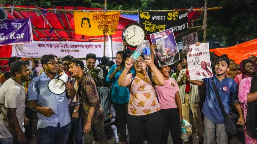 Junior Doctors Start Fast Unto Death Protest As 24-Hour Deadline To Mamata Government Ends