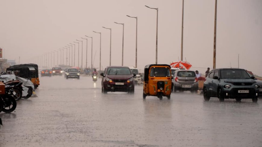 Chennai Faces Heavy Downpour; Traffic Chaos, Waterlogging Disrupt Daily Life