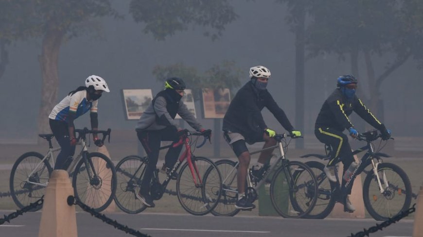 Delhi Chokes As AQI Deteriorates, Residents Struggle To Breathe