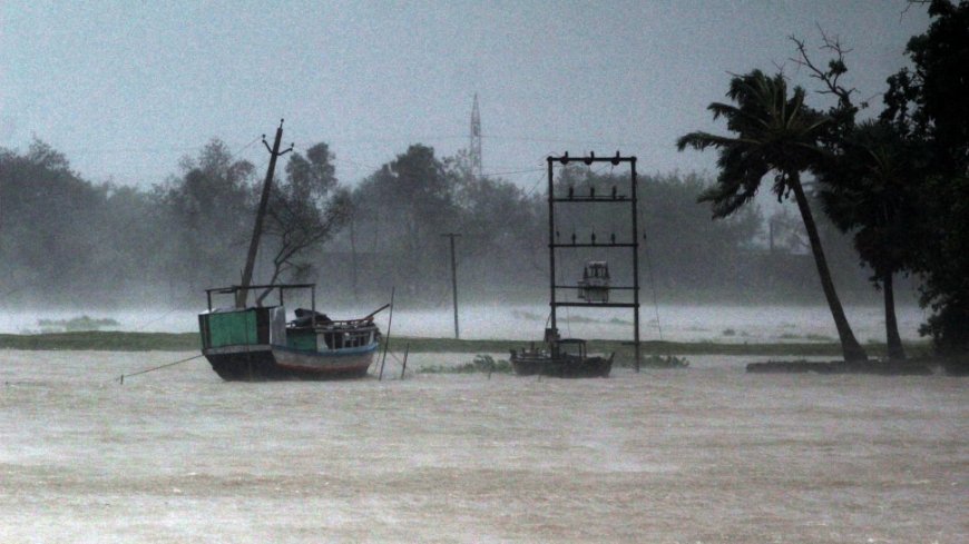 Cyclone Dana Landfall Update: Storm To Hit Odisha, Bengal; Heavy Rain Alert In These States