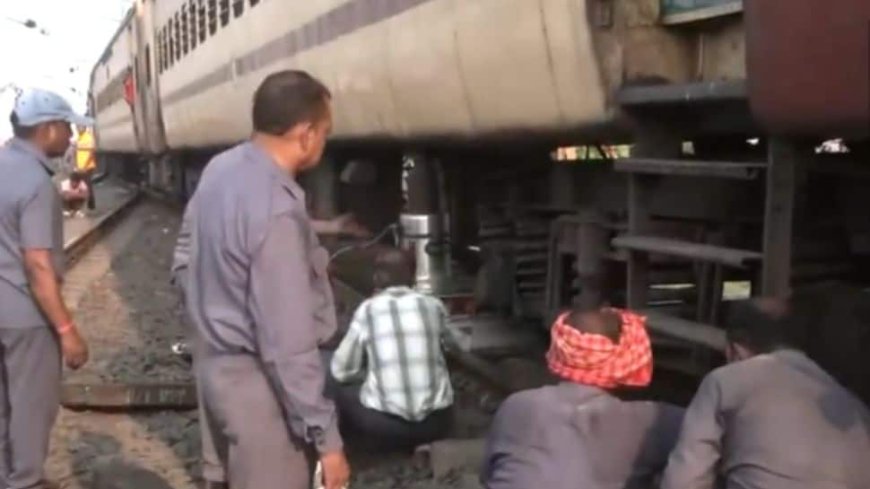 Two Coaches Of CSMT Shalimar Express Derail In Maharashtra`s Nagpur| Video