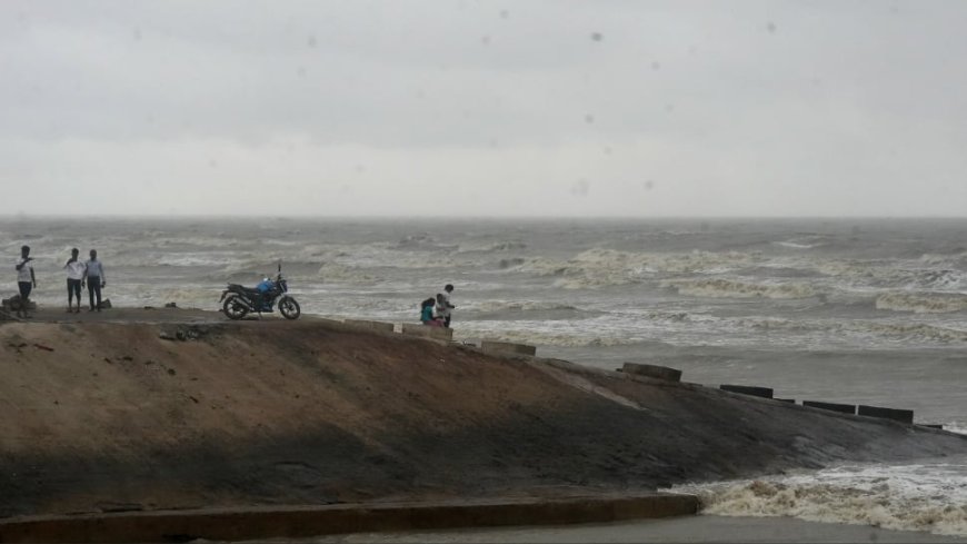 Cyclone Dana: Heavy Rain Lashes Parts Of South Bengal As Severe Storm Batters Odisha Coast