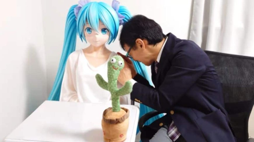 ' Fictosexual ' : Japanese Man Celebrates 6 Years Anniversary With His Virtual Wife