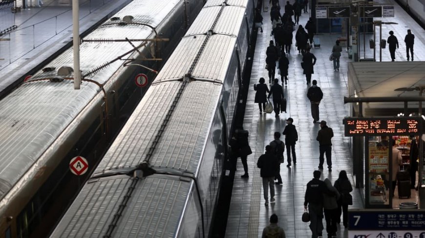 South Korea: Subway Delays Hit Capital As Rail Workers Push For Pay Hike