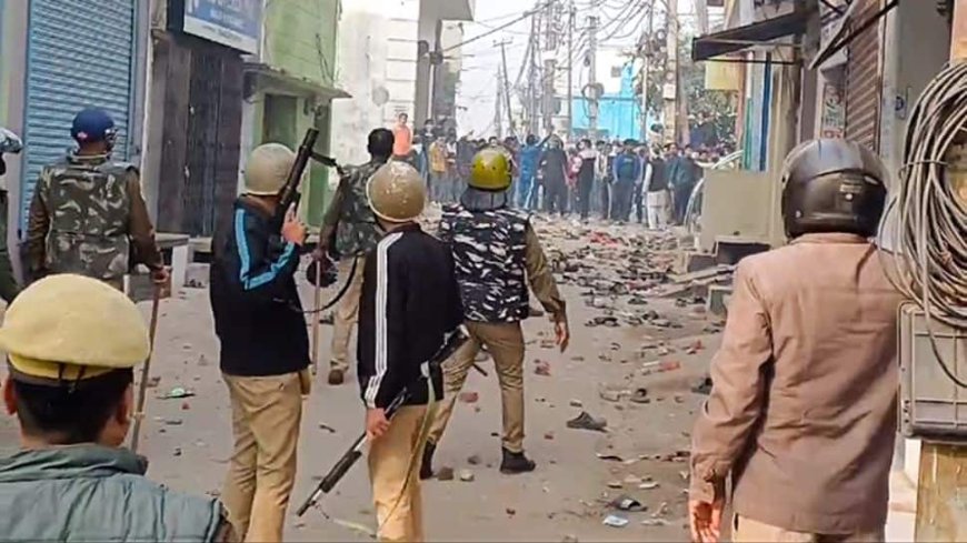 Sambhal Mosque Violence: Internet Banned, Schools Closed After 3 Casualties — Key Updates