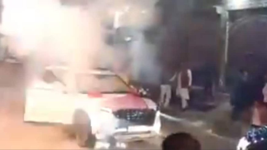 UP Man Bursts Crackers From Car`s Sunroof In Saharanpur — What Happens Next Will Shock You: WATCH