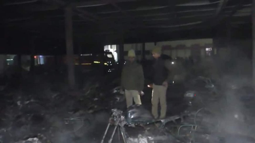 UP: Fire At Parking Lot In Varanasi Cantt Railway Station, Several Vehicles Gutted