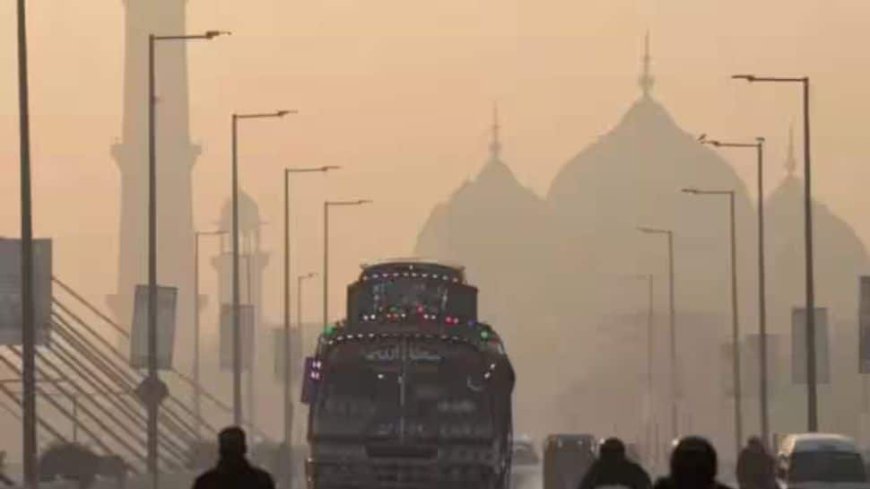 World’s Most Polluted City: Lahore's Air Quality Hits 303 Amid Severe Smog Crisis