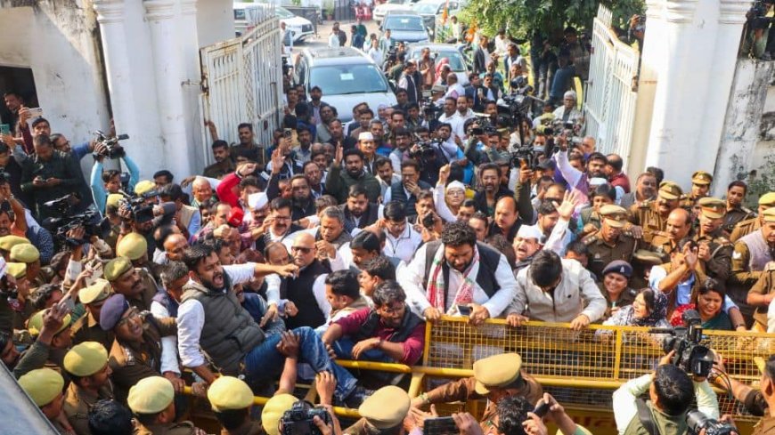 Sambhal Violence: Scuffle Erupts Between Cong Leaders, Police Outside Party Office In Lucknow