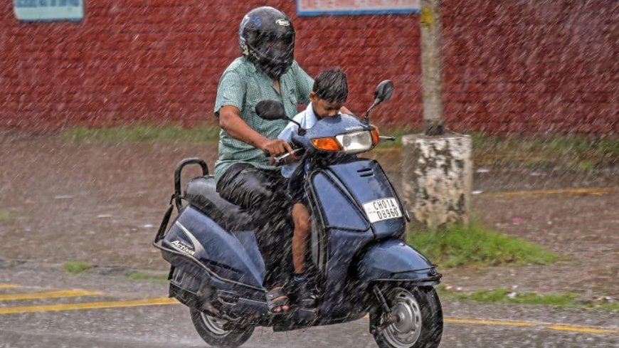 Today`s Weather: IMD Predicts Heavy Rainfall In Tamil Nadu, Kerala, Karnataka; Schools Closed In Puducherry