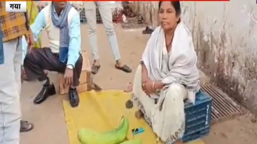 Bihar`s Sweeper Turned Deputy Mayor Forced To Sell Vegetables; Claims Being Disrespected - Watch