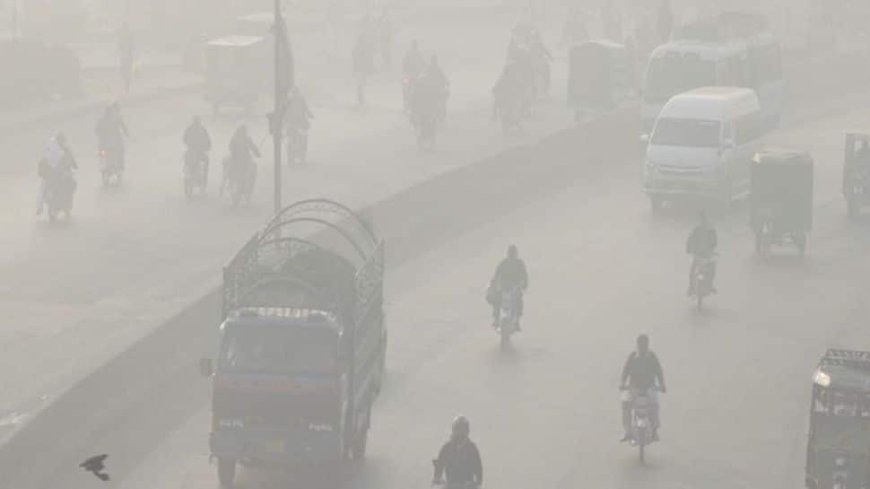 Pakistan: Severe Smog Blankets Karachi As Cold Wave Intensifies