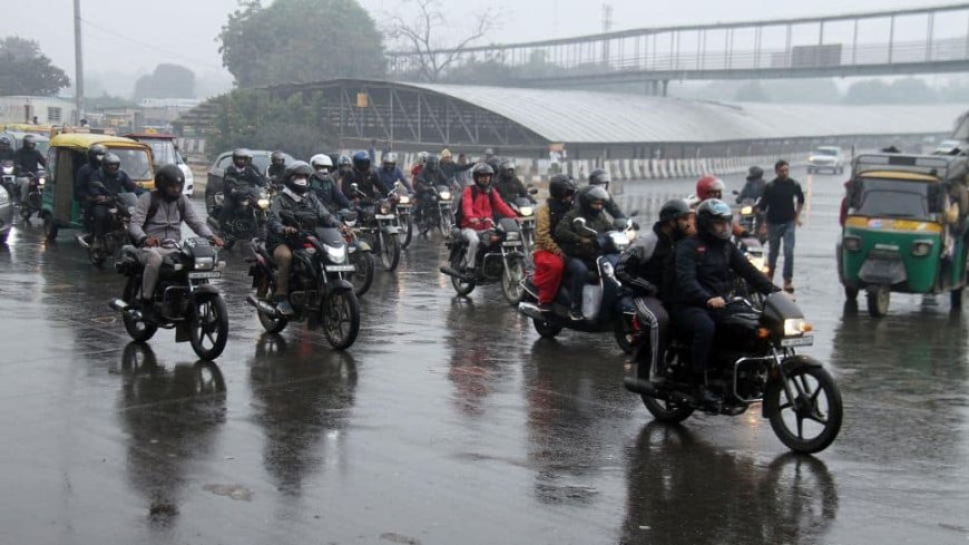 Weather Update: Delhi Records Above-Average Minimum Temperature For Second Consecutive Day; Air Quality Remains Near `Severe` Category