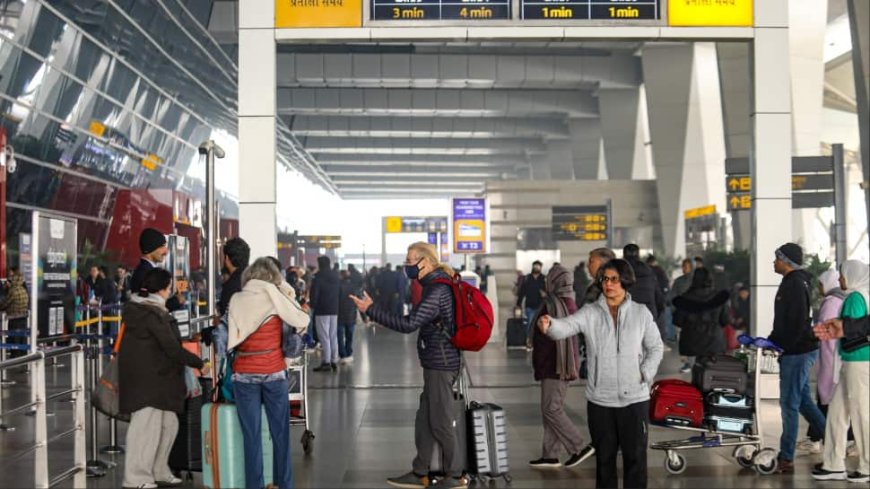 Delhi Weather: 19 Flights Diverted, Over 400 Delayed Due To Low Visibility As Dense Fog Blankets Capital