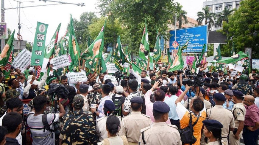 DMK Students` Wing Protests Against UGC Draft Rules In Chennai