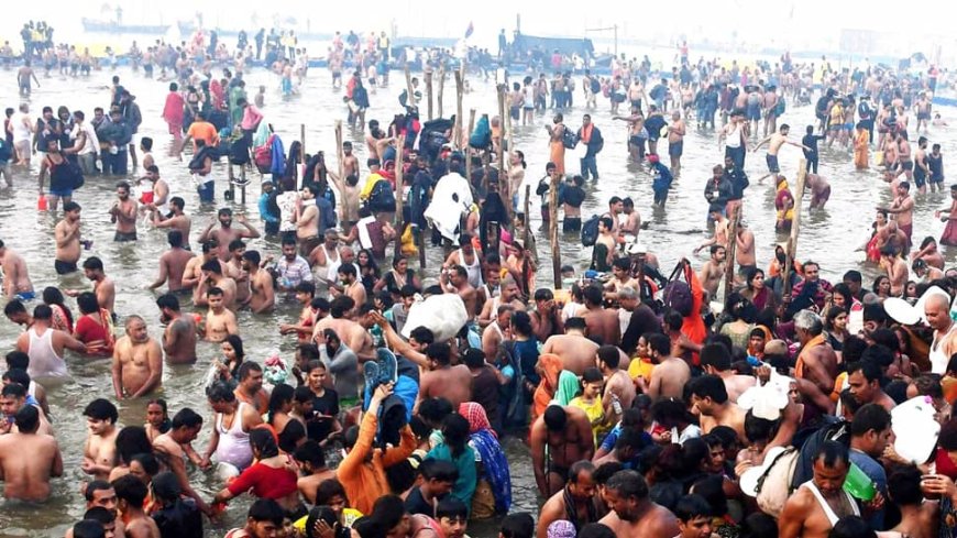 Maha Kumbh: Maghi Purnima `Snan` Begins Amid Elaborate Arrangements; Fair Area Declared No Vehicle Zone