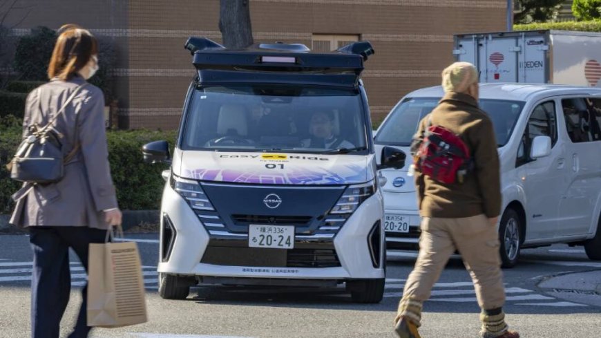 Japan's Nissan Tests Driverless Vehicles In City Streets Filled With Cars And People