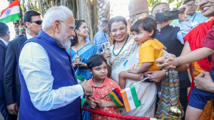 Prime Minister Modi Receives Traditional Bihari Welcome In Mauritius- Watch