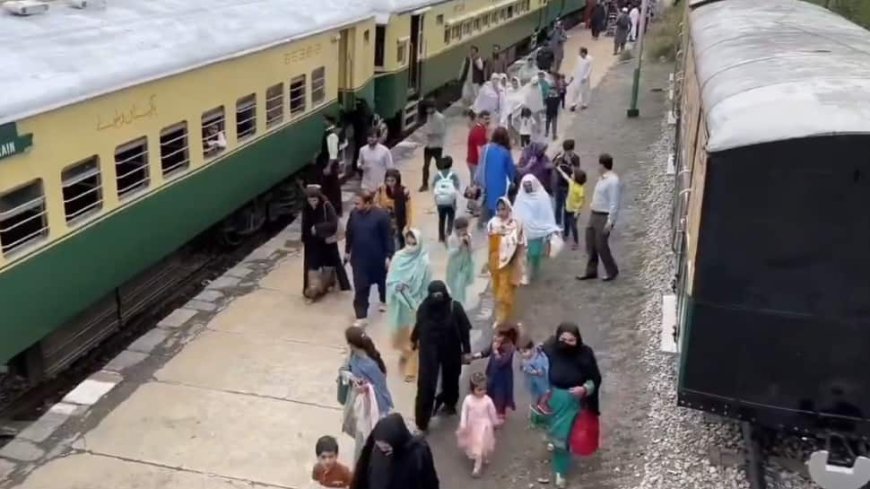 Pakistan Railway Stations Handed Over To Army, Soldier Desks Set Up