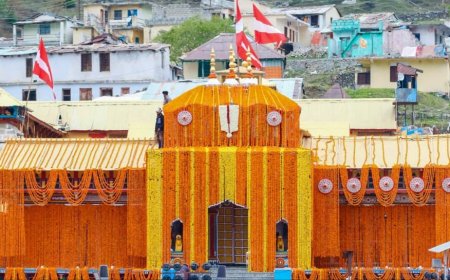 Char Dham Yatra 2025: Shri Badrinath Dham Opens To Devotees With Ceremonial Grandeur, Indian Army Band Performs
