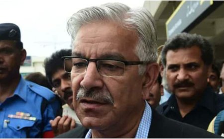 Pakistan Defence Minister Warns Of Military Strike On Indian Indus Projects After IWT Suspension | VIDEO