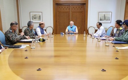 India-Pakistan Tensions: PM Modi Chairs High-Level Meeting With Defence Minister Rajnath Singh, CDS And Armed Forces Chiefs