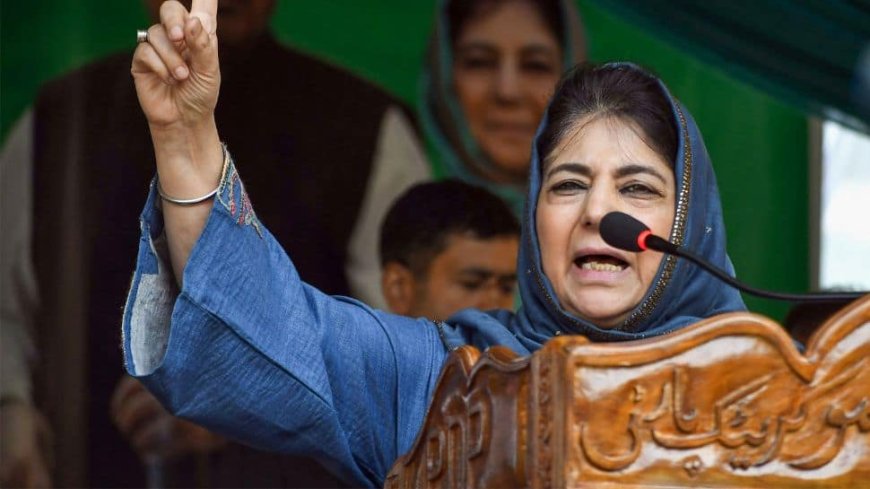 Mehbooba Mufti Lauds Navy Officer`s Wife For Peace Appeal, Slams Farooq Abdullah
