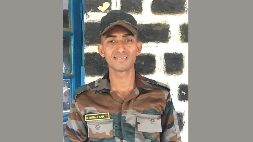 Indian Army Jawan Murali Naik Martyred In Uri Amid Cross-Border Firing At LoC, Maharashtra CM Devendra Fadnavis Among Others Pay Tributes